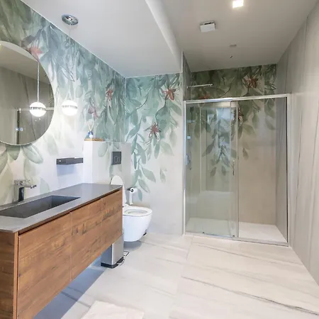 5 Bedrooms 5 Bathrooms Luxury House With Pool Villa Polychrono