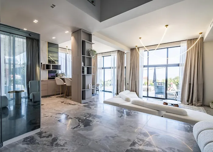 5 Bedrooms 5 Bathrooms Luxury House With Pool Villa *