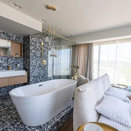 Alikanto 5 Bedrooms 5 Bathrooms Luxury House With Pool *