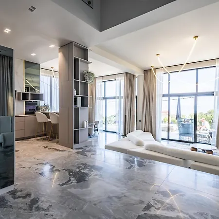 Alikanto 5 Bedrooms 5 Bathrooms Luxury House With Pool Villa *