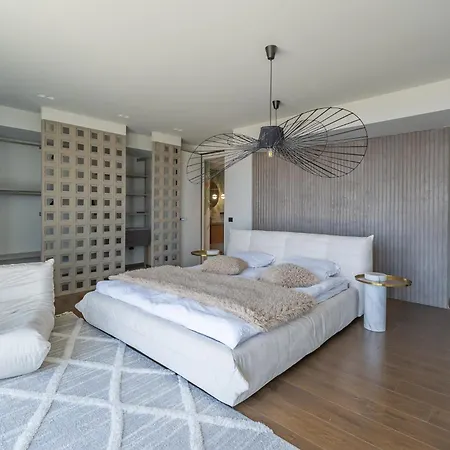 Alikanto 5 Bedrooms 5 Bathrooms Luxury House With Pool