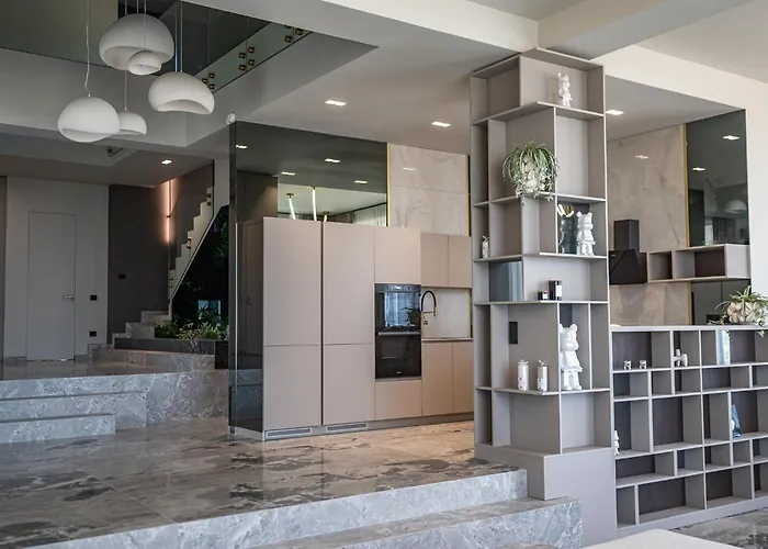 5 Bedrooms 5 Bathrooms Luxury House With Pool * Polychrono