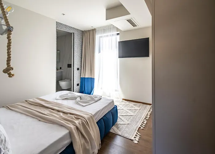 5 Bedrooms 5 Bathrooms Luxury House With Pool * Polychrono