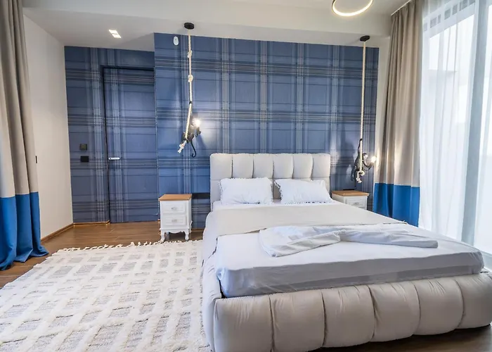 5 Bedrooms 5 Bathrooms Luxury House With Pool