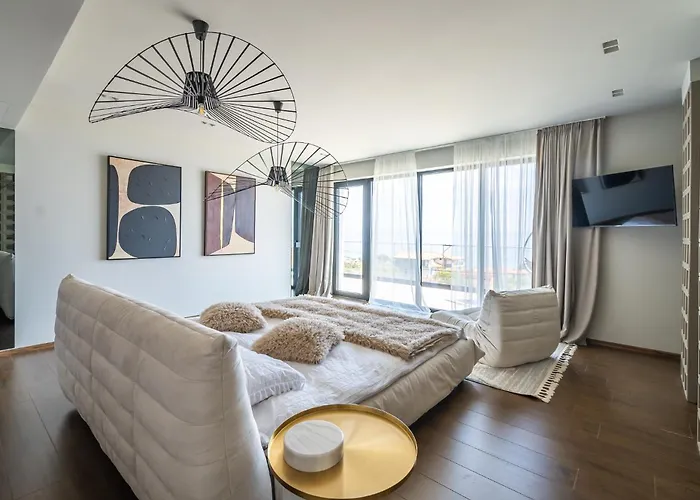 5 Bedrooms 5 Bathrooms Luxury House With Pool Villa Polychrono