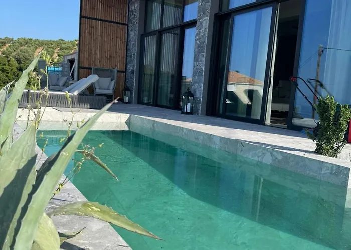 Villa 5 Bedrooms 5 Bathrooms Luxury House With Pool